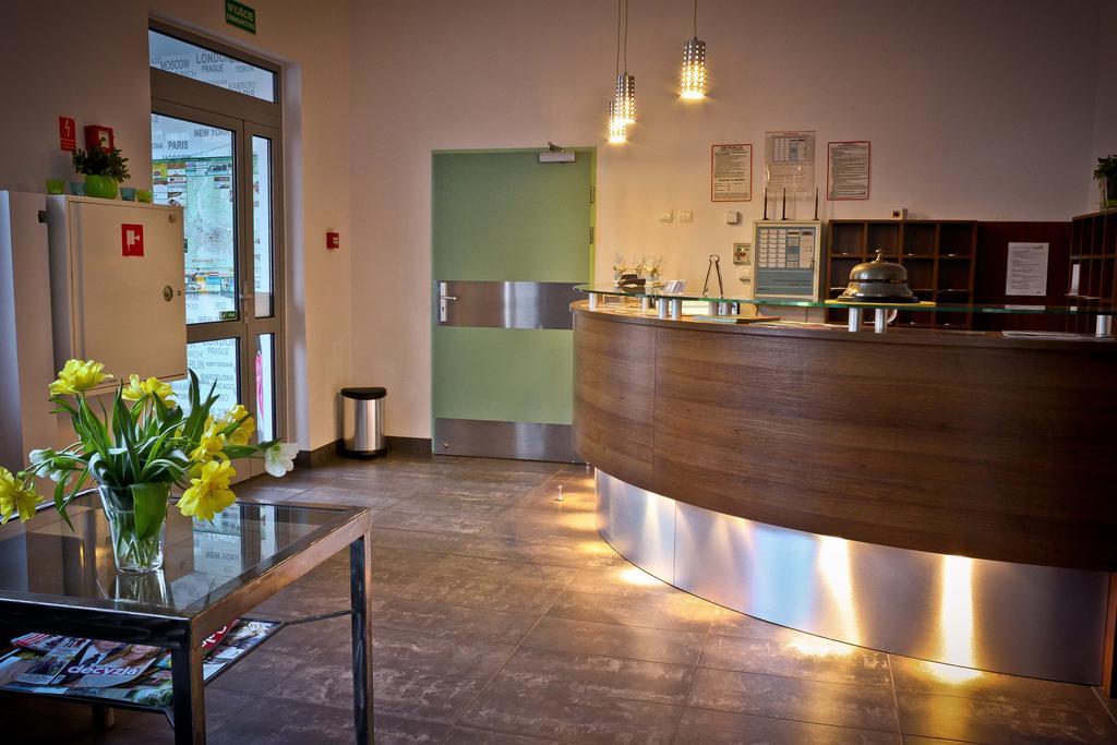 Hostel24 Bed&Breakfast Bydgoszcz Exterior photo